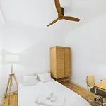 Bright 2br W/ Office Space – Alfama Charm | By Airnest