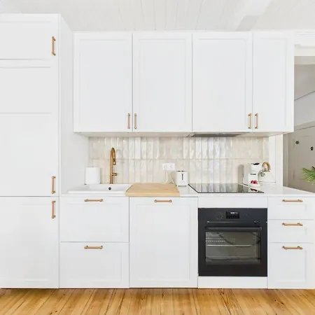 Bright 2br W/ Office Space - Alfama Charm | By Airnest Апартаменти Лісабон