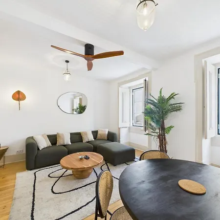 Bright 2br W/ Office Space - Alfama Charm | By Airnest Apartamento *
