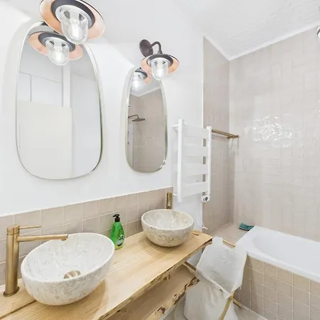 Bright 2br W/ Office Space - Alfama Charm | By Airnest ליסבון