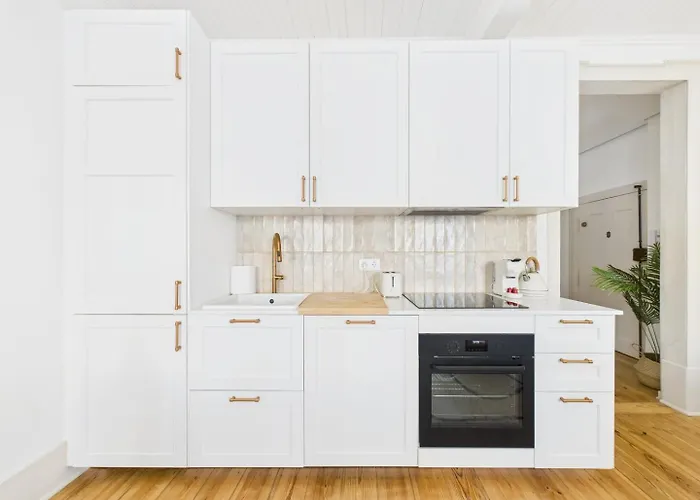 Bright 2br W/ Office Space - Alfama Charm | By Airnest Апартаменти Лісабон