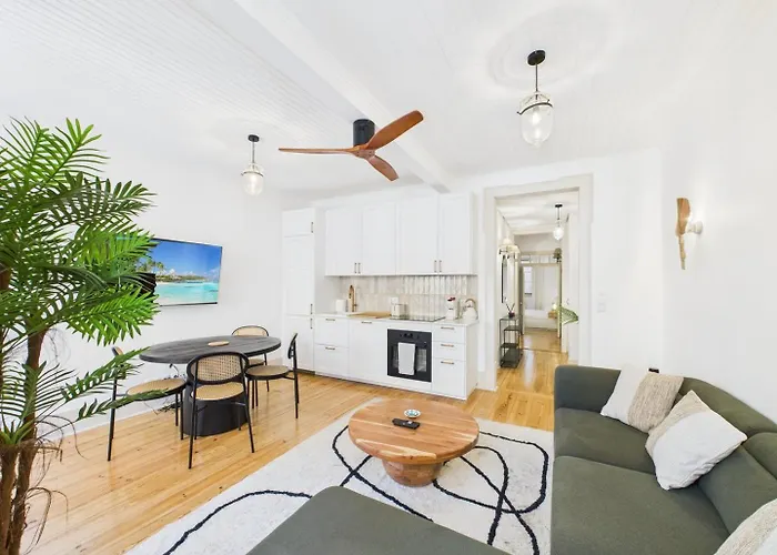 Bright 2br W/ Office Space - Alfama Charm | By Airnest Лісабон