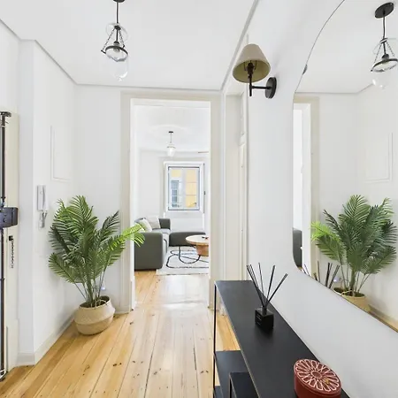 Bright 2br W/ Office Space - Alfama Charm | By Airnest Lissabon