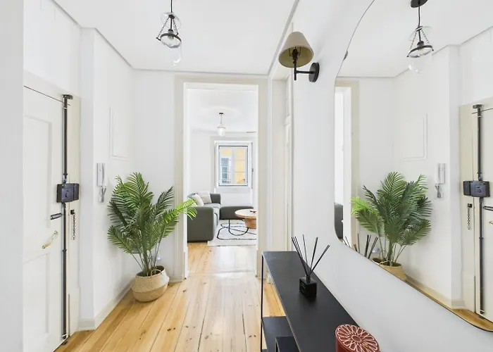 Bright 2br W/ Office Space - Alfama Charm | By Airnest Lissabon